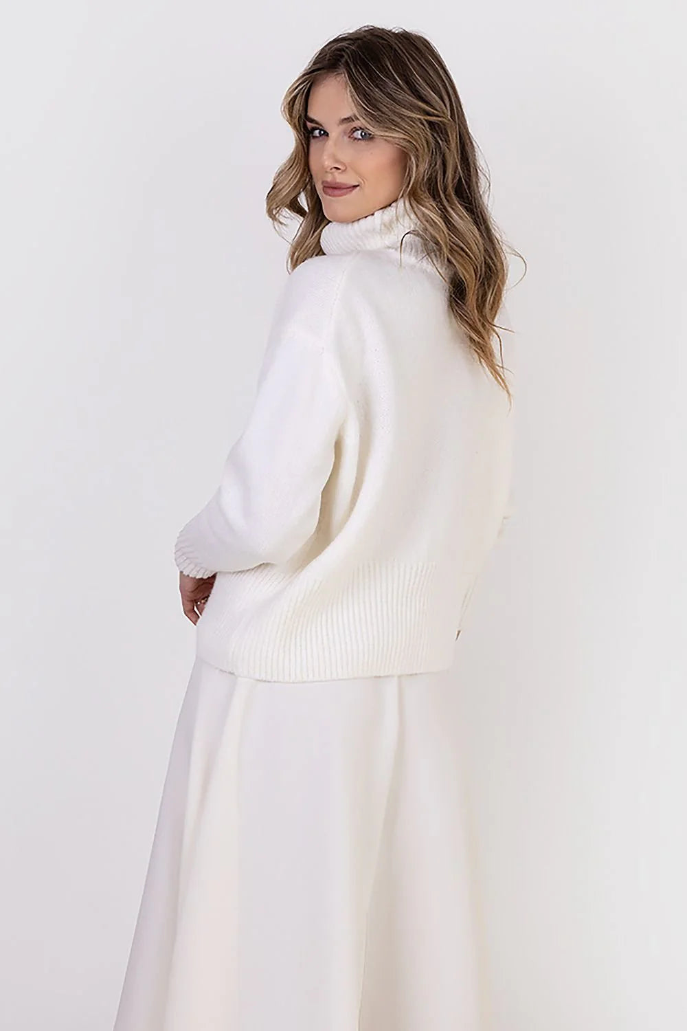 Women’s Casual Turtleneck Sweater – Ribbed Trim, Soft & Cozy
